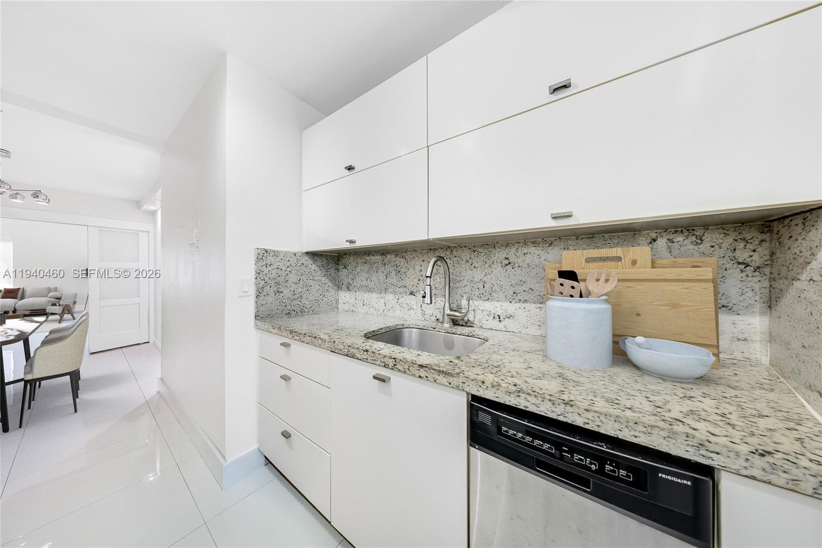 RAMAVEST CONDO · #101 in Miami Beach - Photo 10