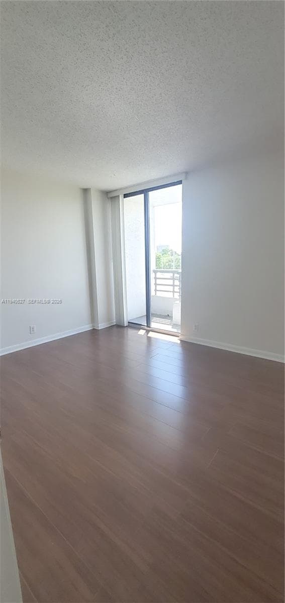 PARC CENTRAL AVENTURA SOU · #501 in Aventura - Photo 12