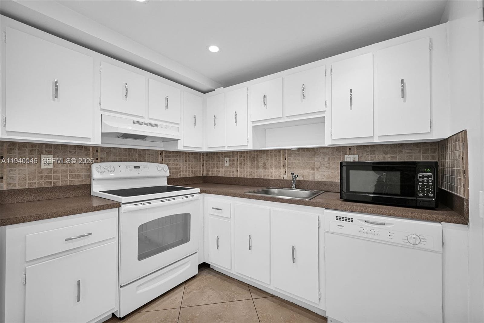 OLYMPUS CONDO PHASE · #519 in Hallandale Beach - Photo 6