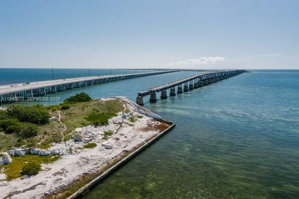 7 minutes from Gateway to the Florida Keys
