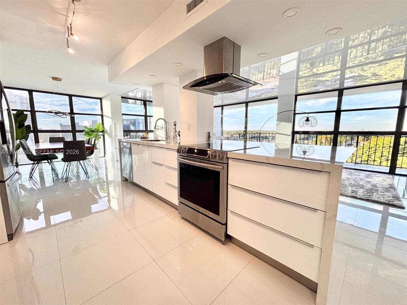 200 LESLIE CONDO · #831 in Hallandale Beach - Photo 4