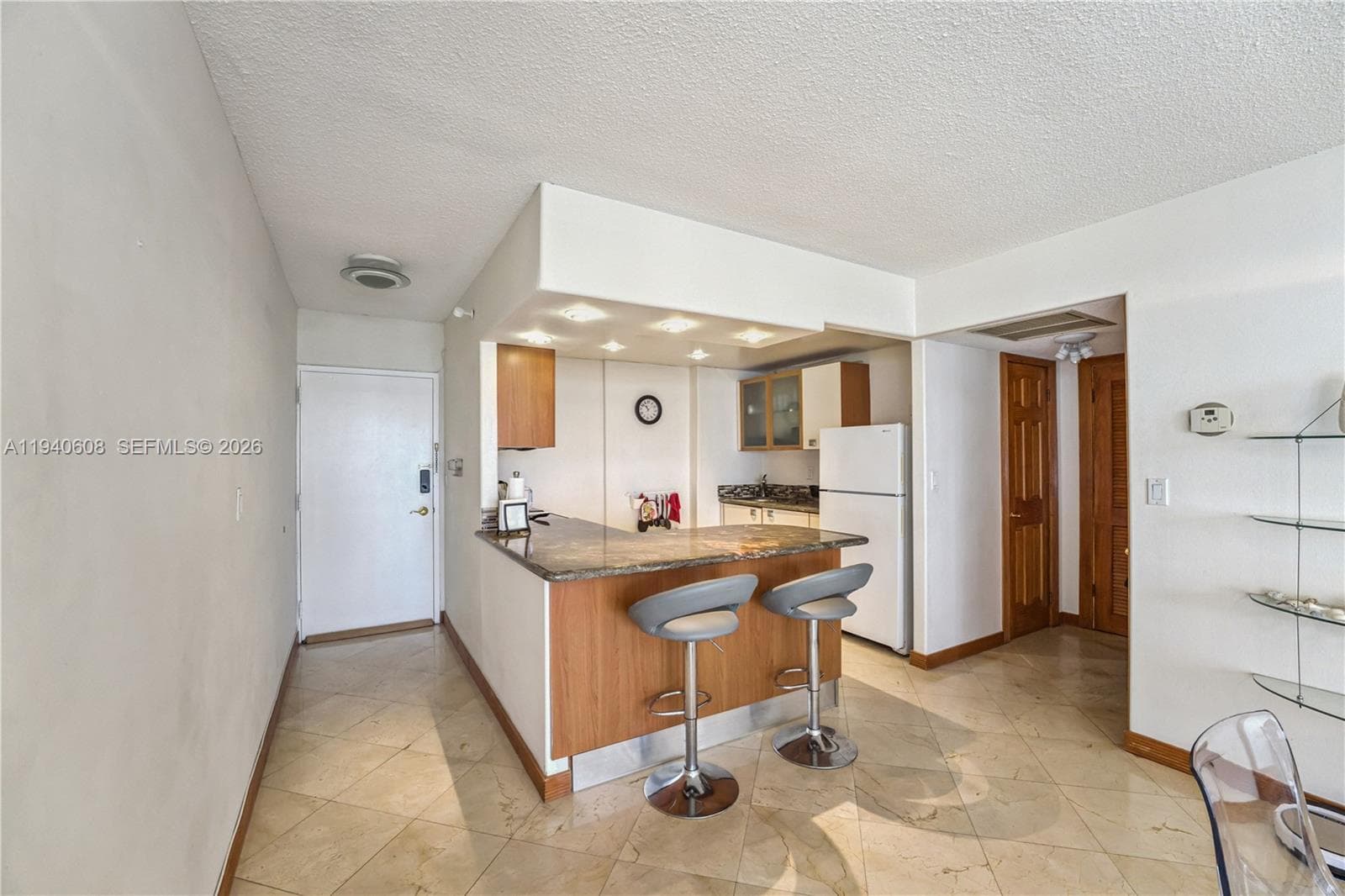 JOCKEY CLUB CONDO · #4H in Miami - Photo 2