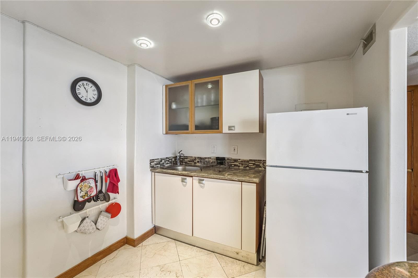 JOCKEY CLUB CONDO · #4H in Miami - Photo 3