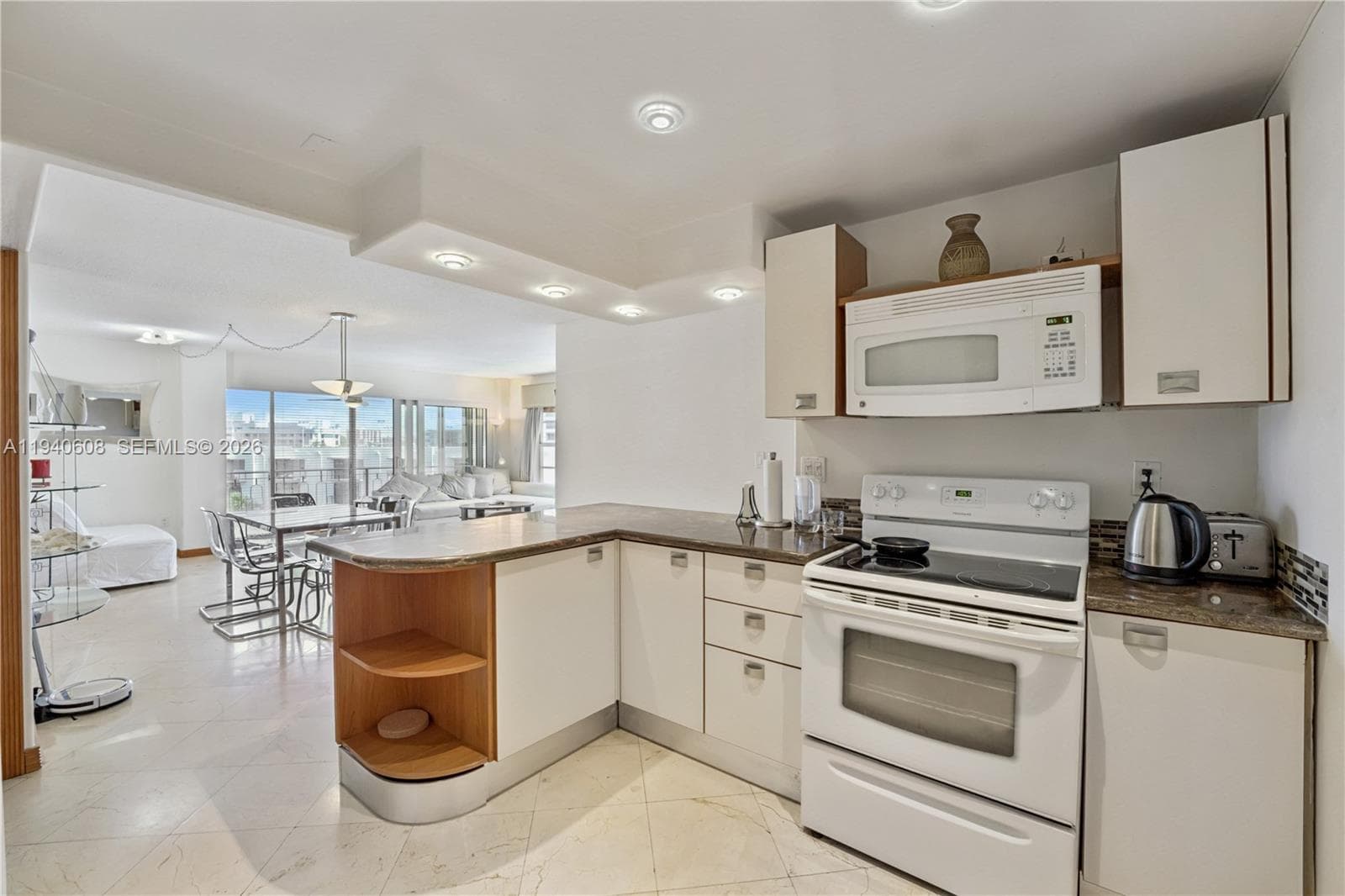 JOCKEY CLUB CONDO · #4H in Miami - Photo 1