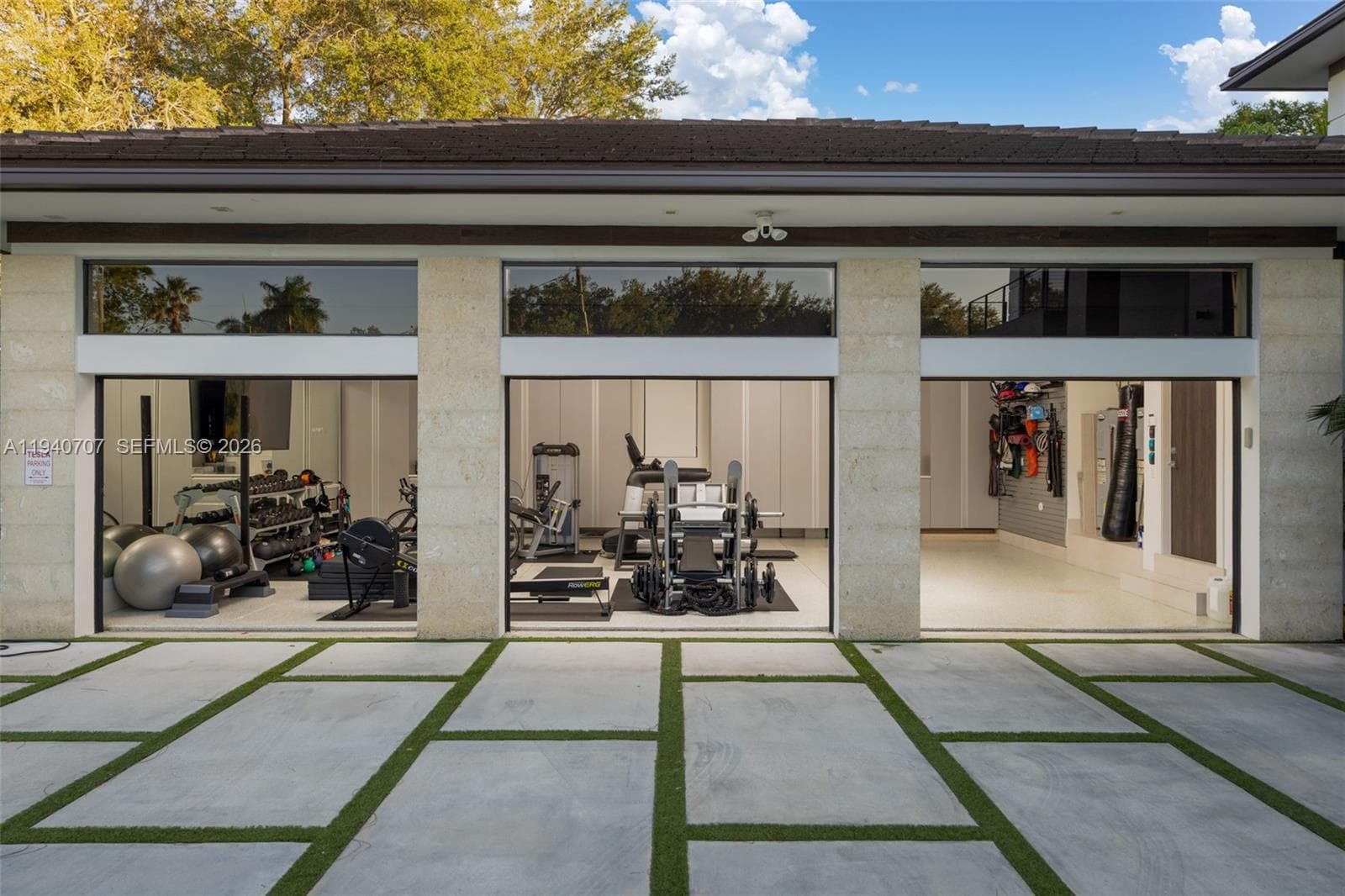 Garage/Gym