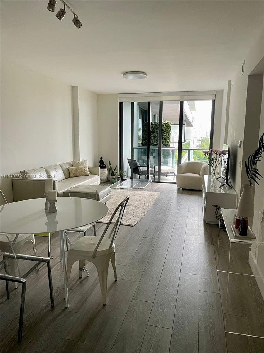 Aventura ParkSquare · #714 in Aventura - Photo 3
