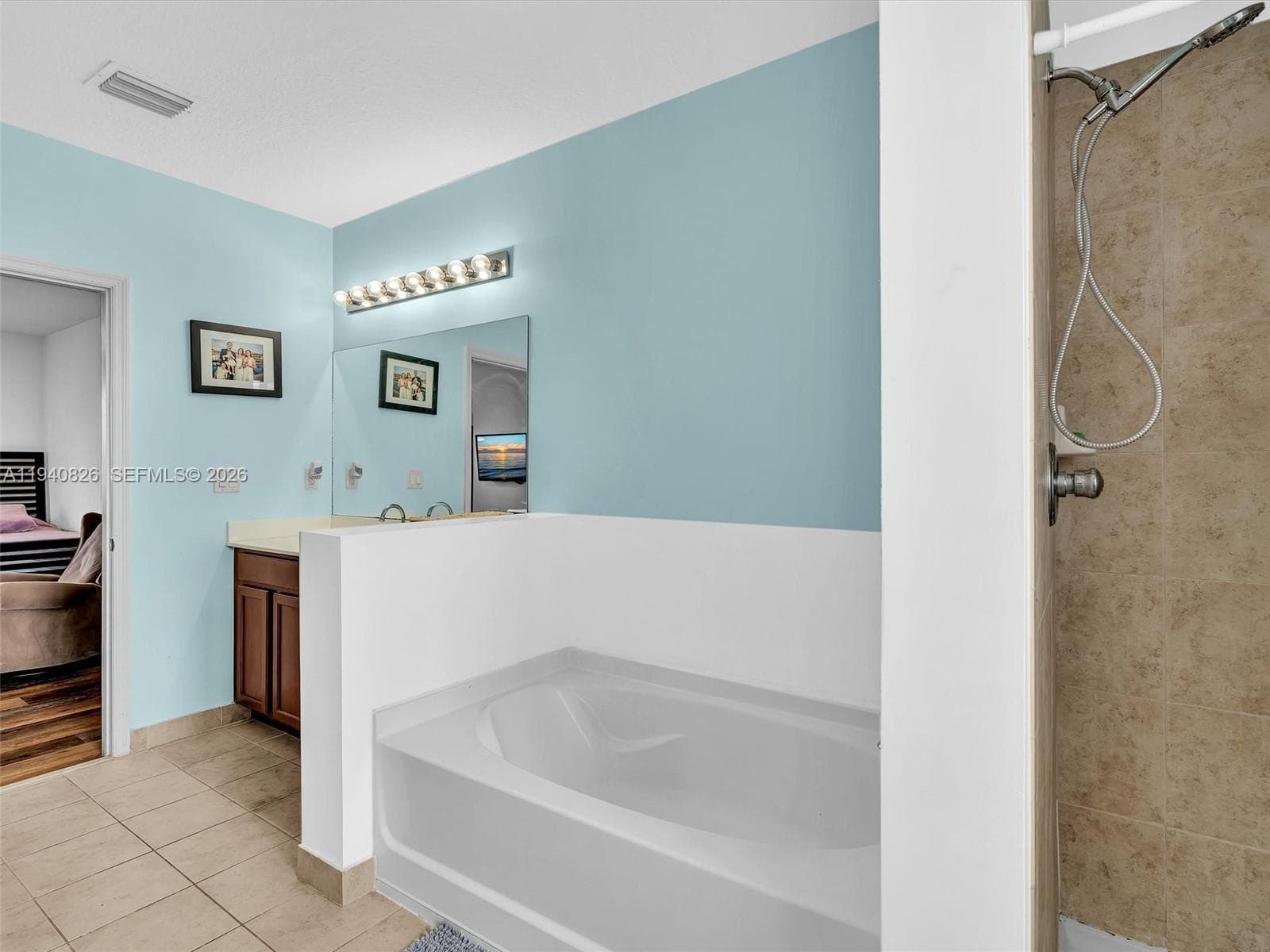 625 SE 30th Ter photo 38