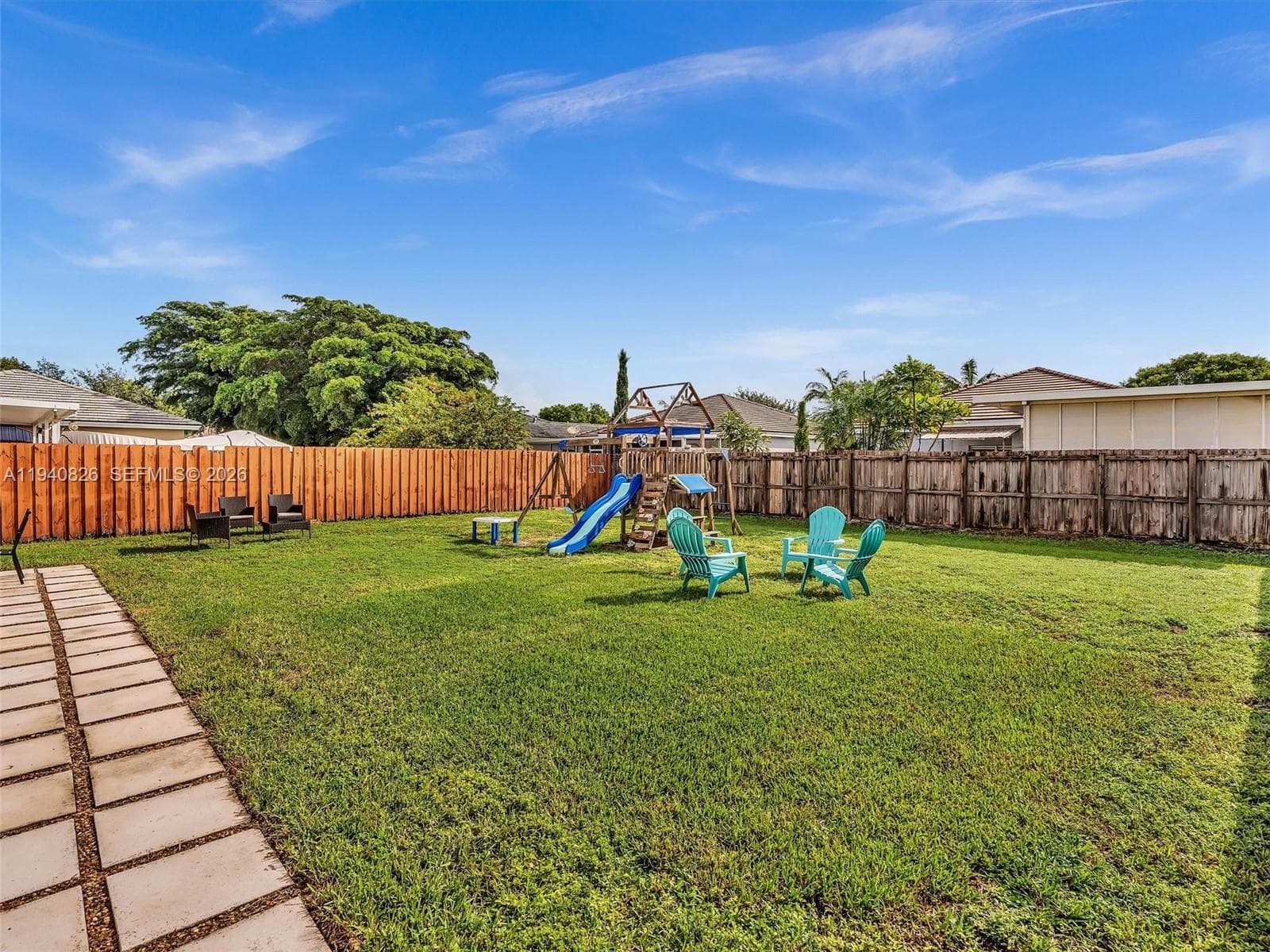 625 SE 30th Ter photo 14