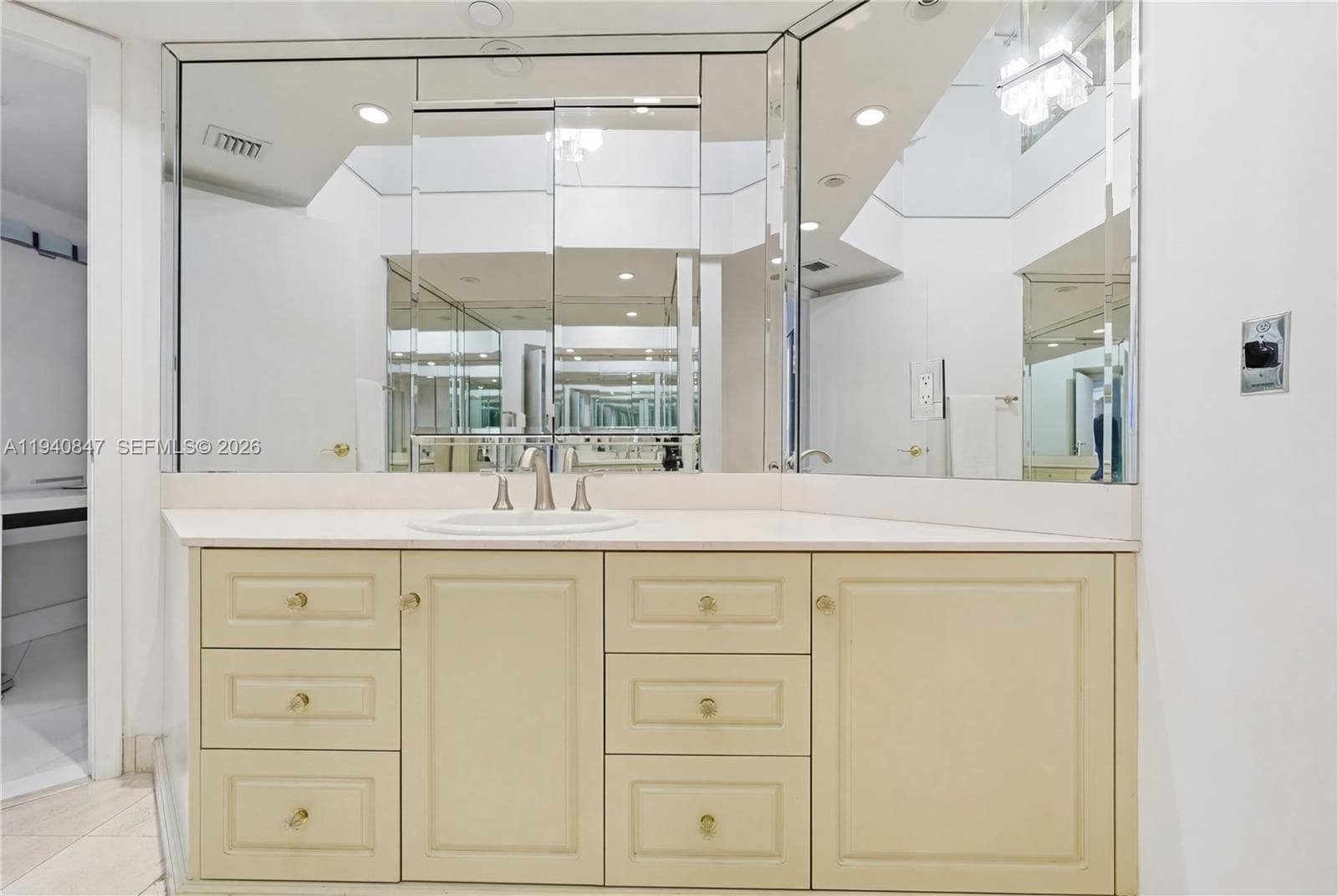 1000 WILLIAMS ISLAND · #2806 in Aventura - Photo 15