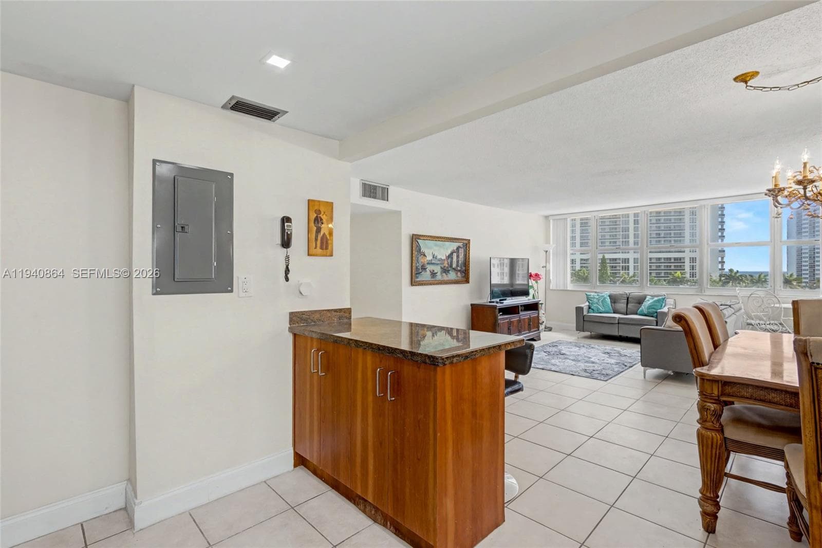 Imperial Towers · #609 in Hallandale Beach - Photo 8