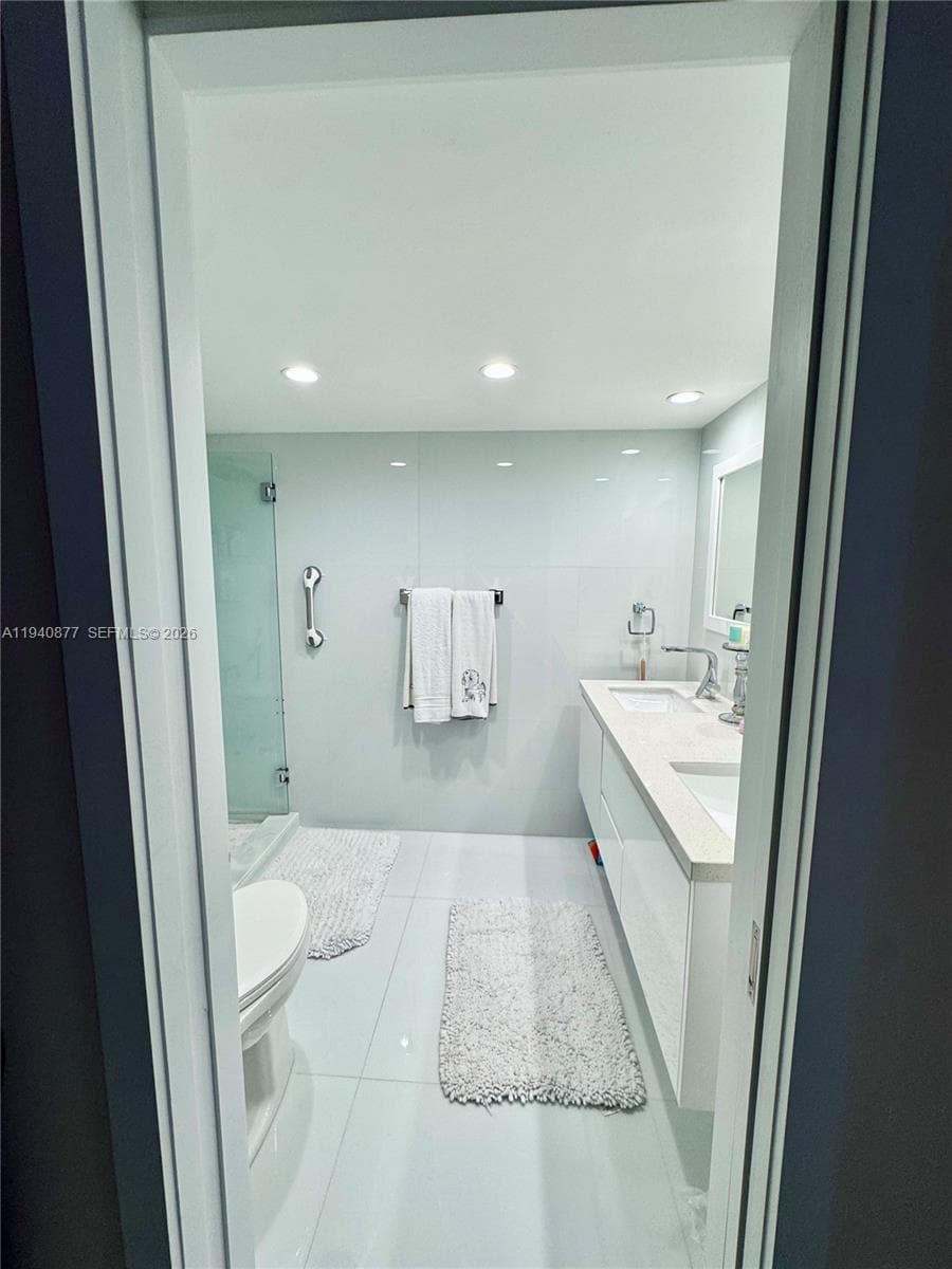 MALAGA TOWERS · #2C in Hallandale Beach - Photo 13