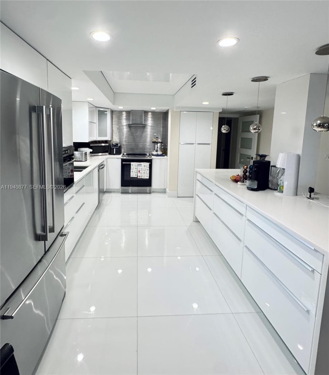 MALAGA TOWERS · #2C in Hallandale Beach - Photo 5