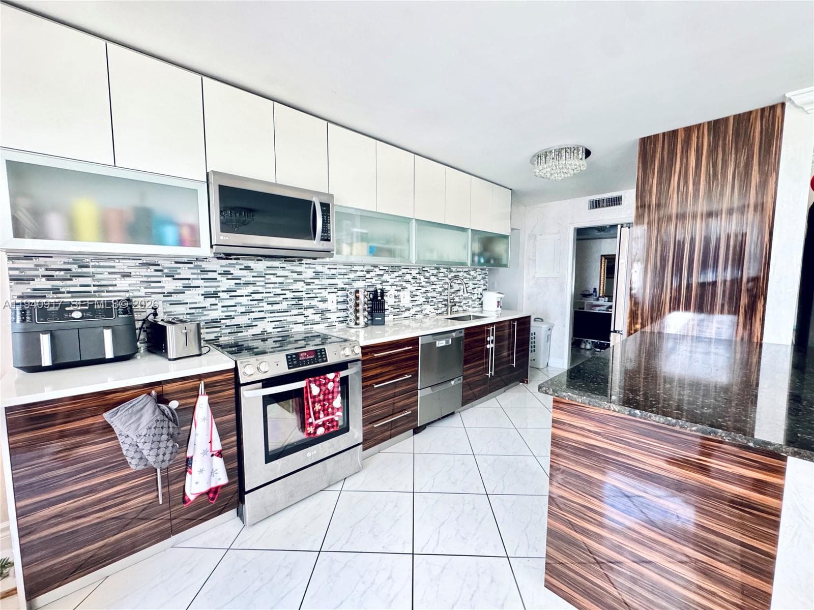 MALAGA TOWERS · #6A in Hallandale Beach - Photo 2