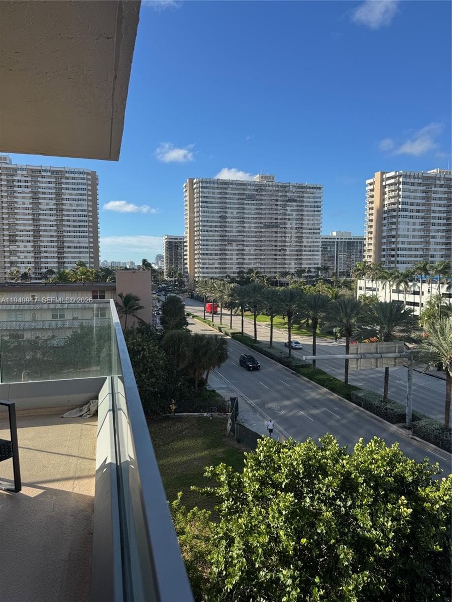 MALAGA TOWERS · #6A in Hallandale Beach - Photo 26