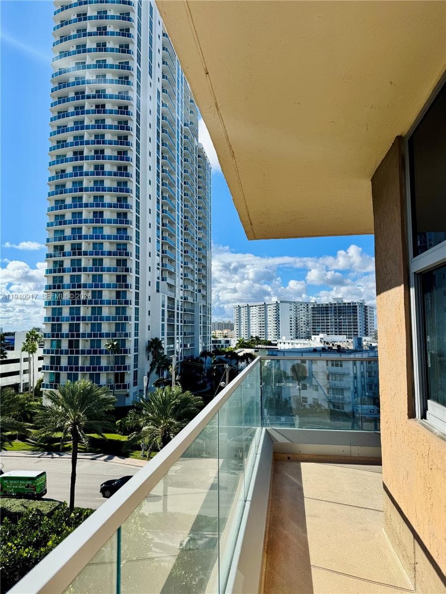 MALAGA TOWERS · #6A in Hallandale Beach - Photo 32