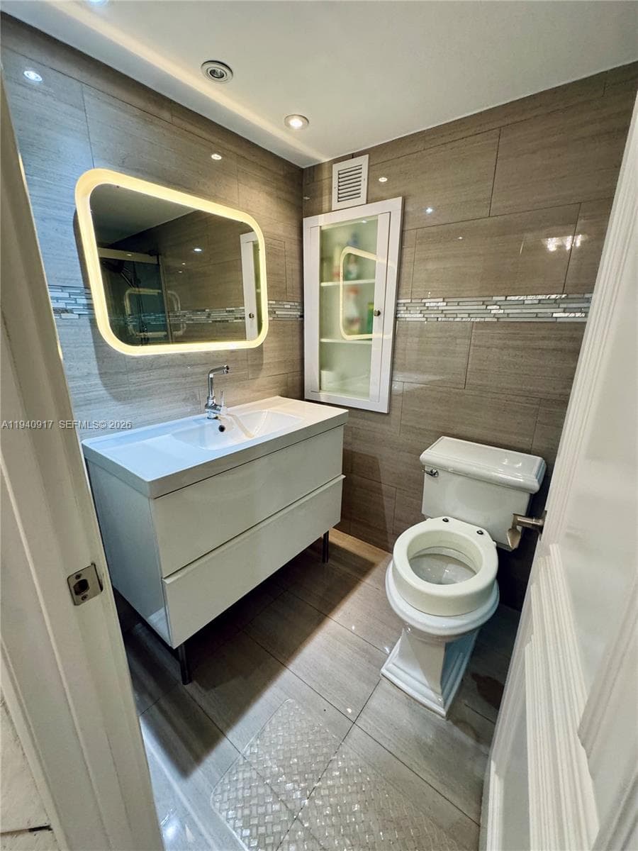 MALAGA TOWERS · #6A in Hallandale Beach - Photo 24