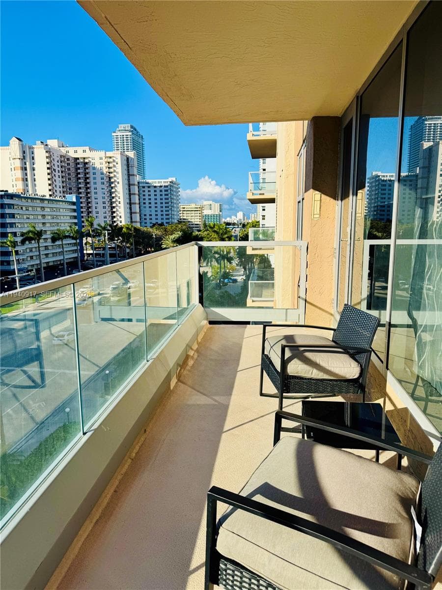 MALAGA TOWERS · #6A in Hallandale Beach - Photo 30