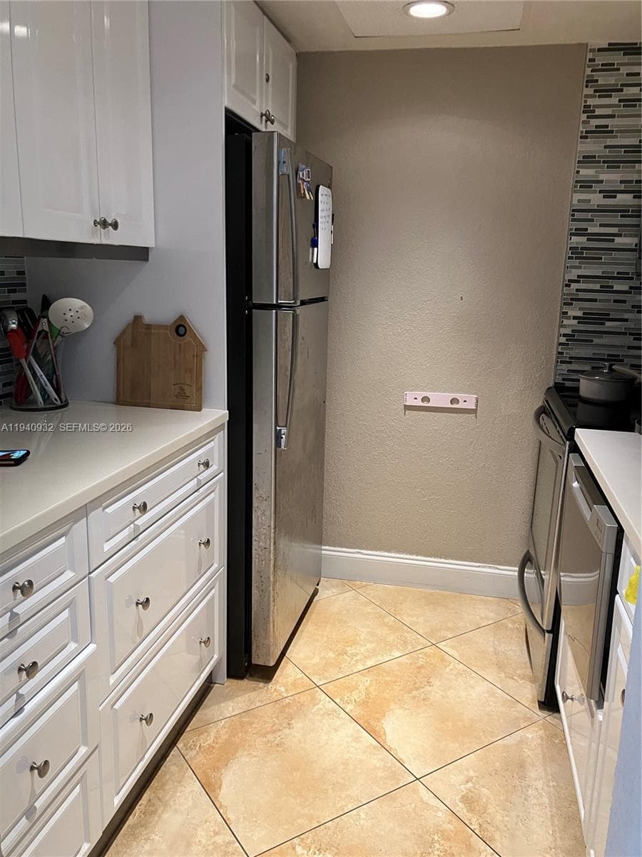 455 Golden Isle · #207 in Hallandale Beach - Photo 4