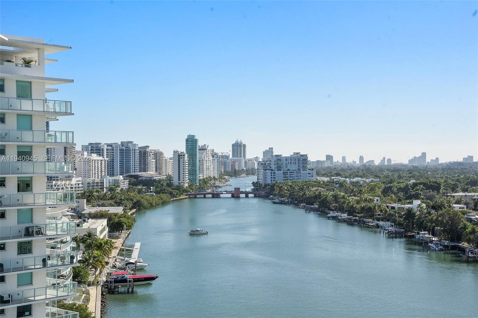 AQUASOL CONDO · #14J in Miami Beach - Photo 15