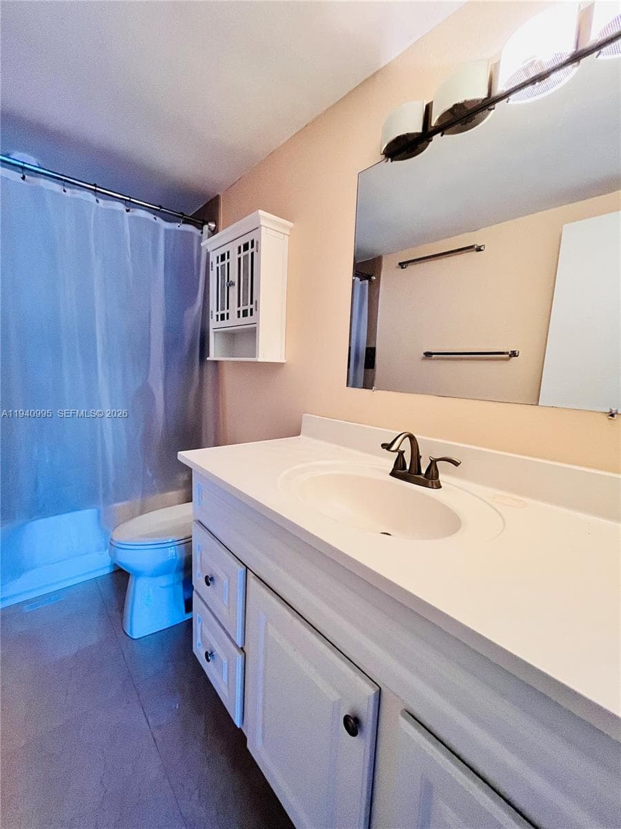 OLYMPUS CONDO PHASE · #1803 in Hallandale Beach - Photo 10