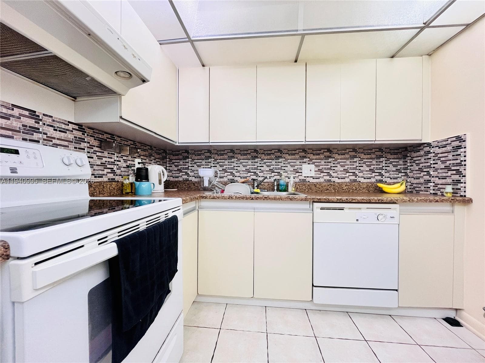 OLYMPUS CONDO PHASE · #1803 in Hallandale Beach - Photo 8