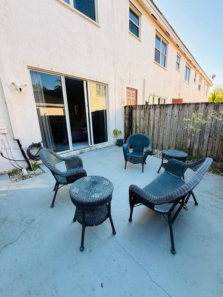 2279 NE 42nd Cir photo 26