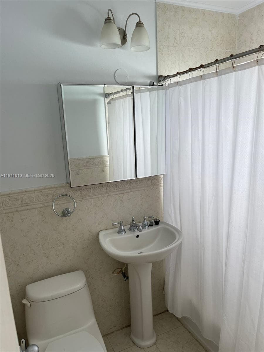 SOBE PHOENIX CONDO · #202 in Miami Beach - Photo 17