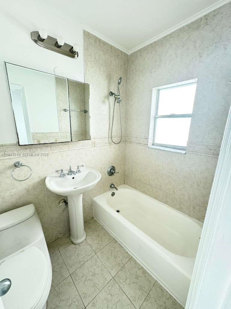 SOBE PHOENIX CONDO · #202 in Miami Beach - Photo 19