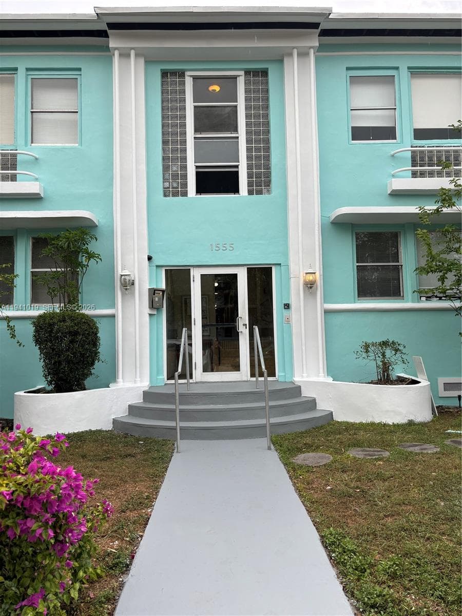 SOBE PHOENIX CONDO · #202 in Miami Beach - Photo 21
