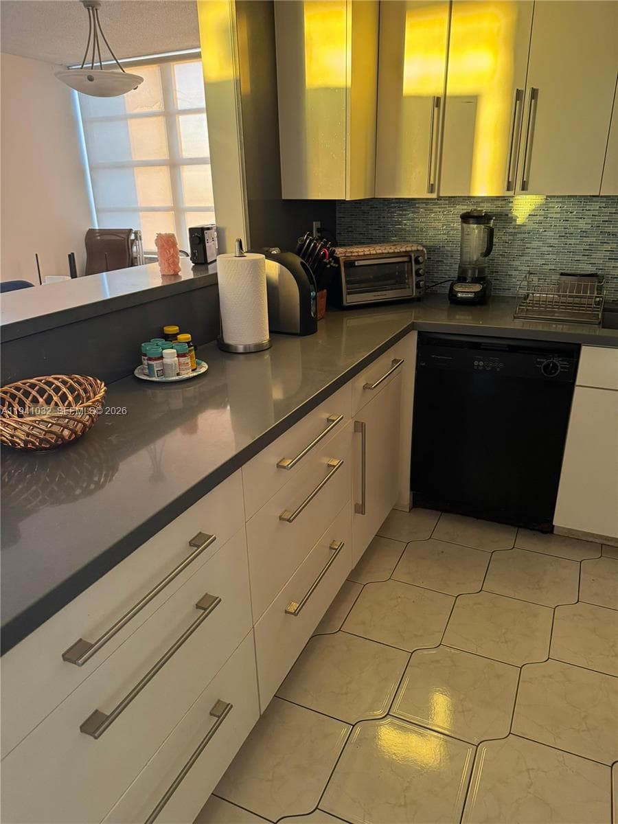 Commodore Plaza · #1503 in Aventura - Photo 8