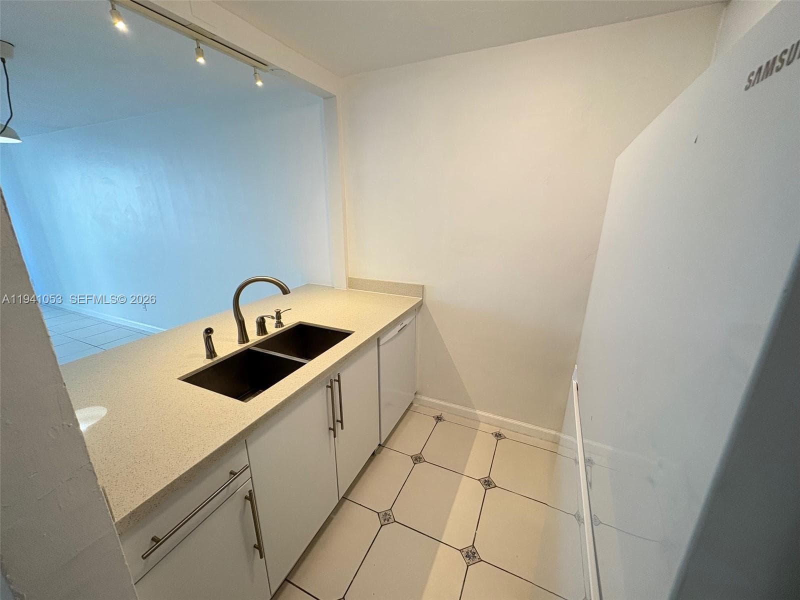 BAYSIDE TERRACE CONDO · #606 in Miami - Photo 18