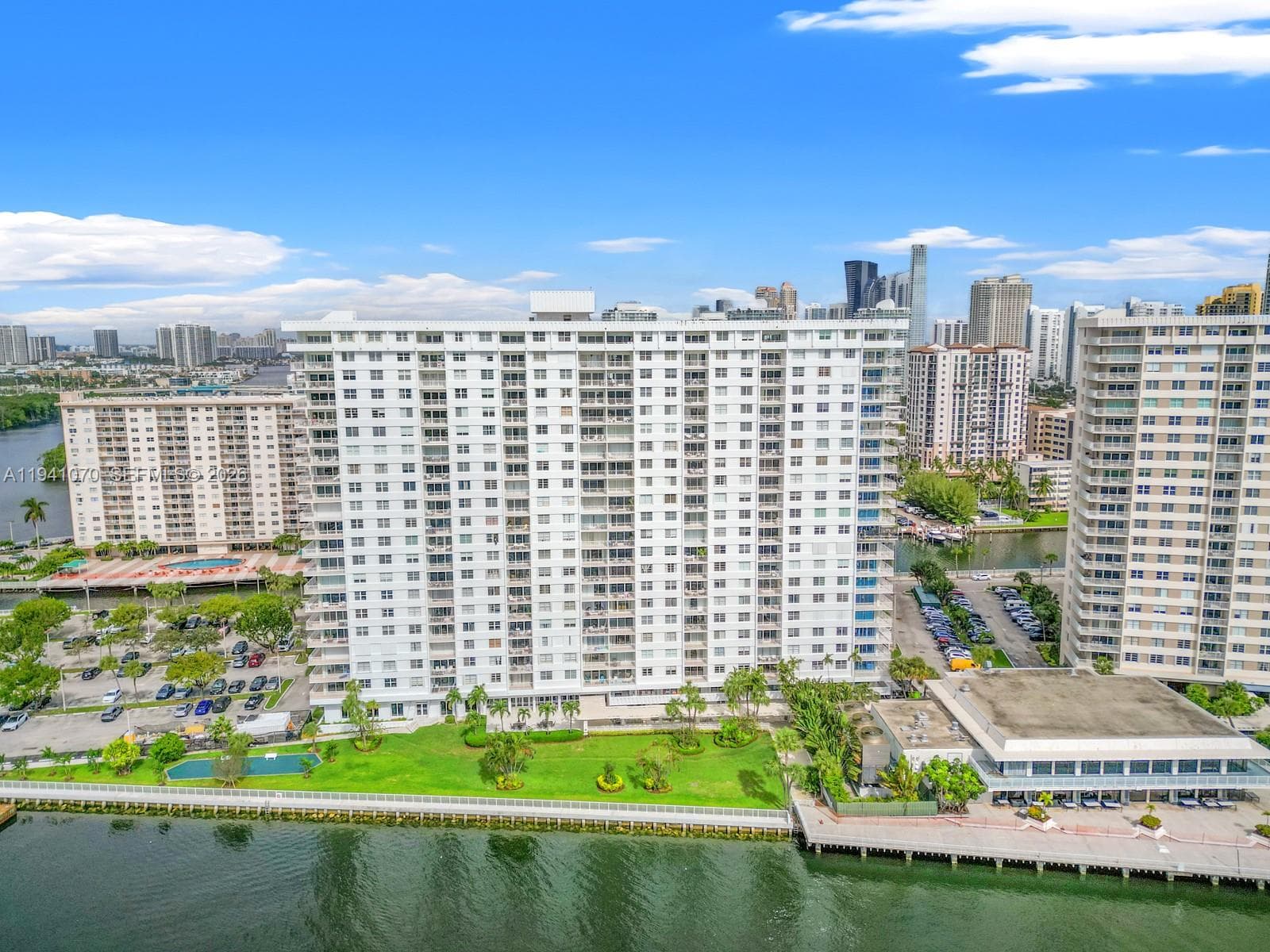 Arlen House · #Ph21 in Sunny Isles Beach - Photo 2