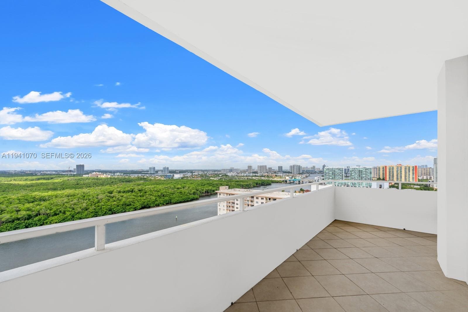 Arlen House · #Ph21 in Sunny Isles Beach - Photo 19