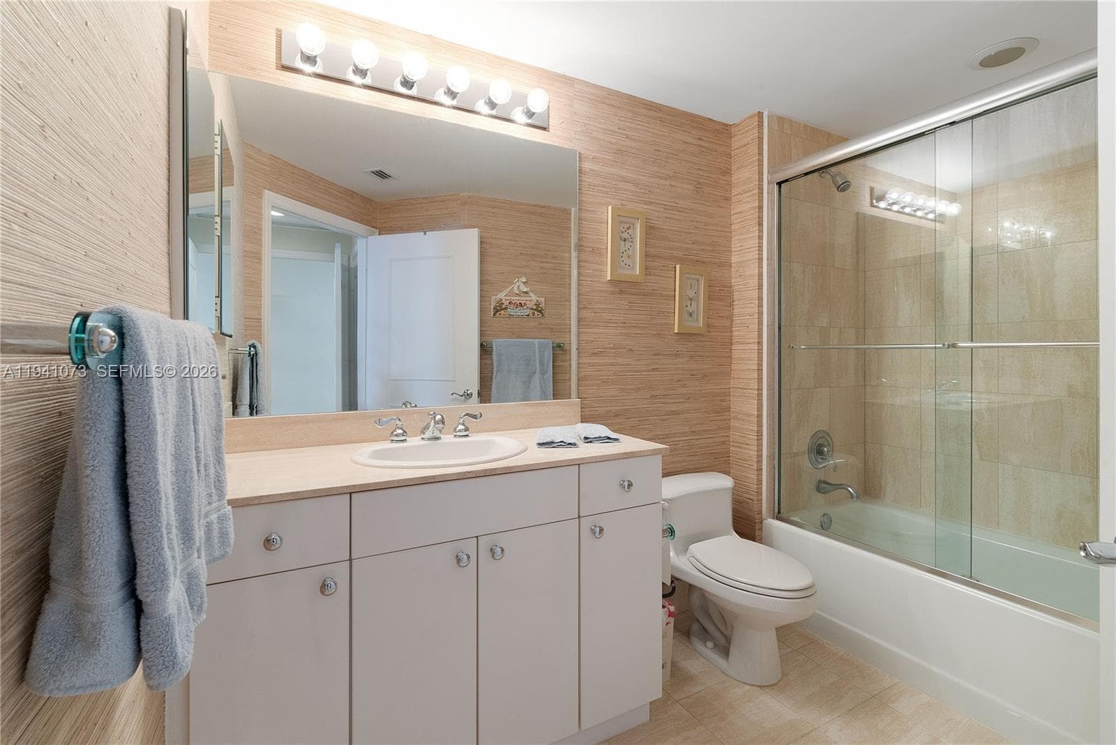 2nd bathroom