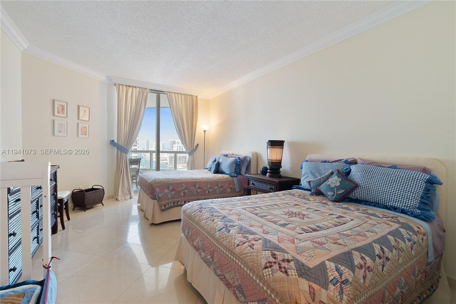2nd bedroom