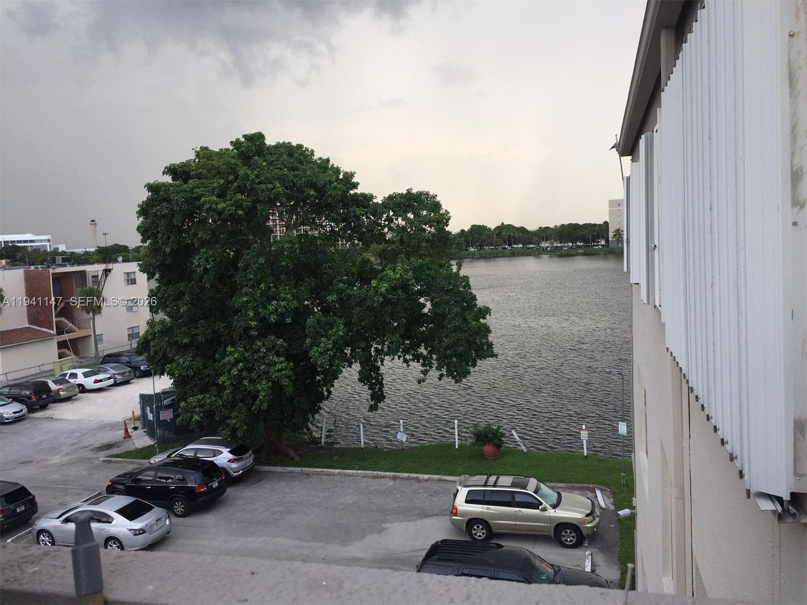 EL LAGO CONDOMINIUM · #W406 in Miami - Photo 15