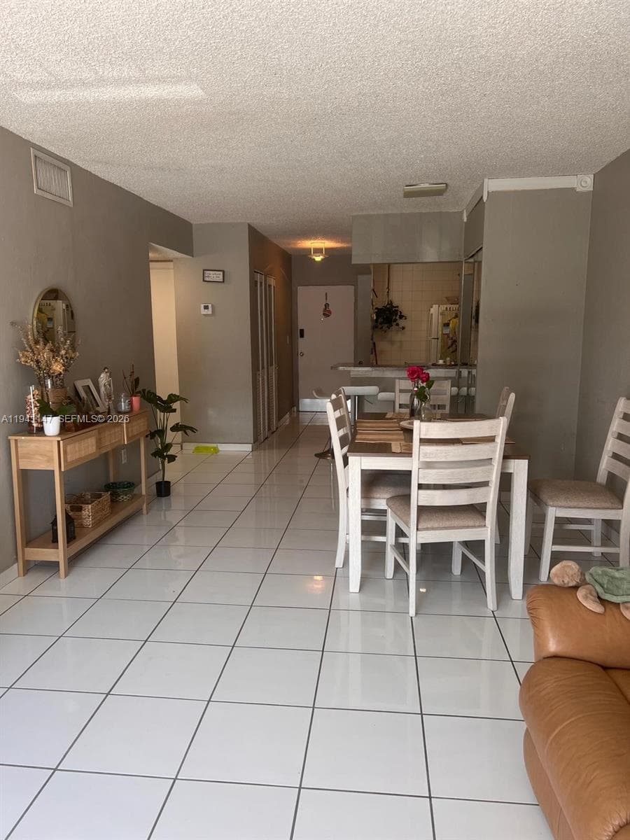 EL LAGO CONDOMINIUM · #W406 in Miami - Photo 11