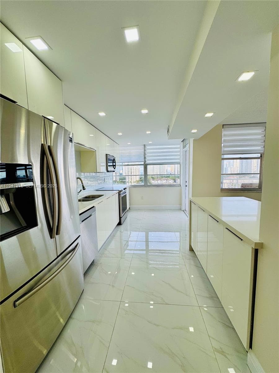 Del Prado · #1605 in Aventura - Photo 2