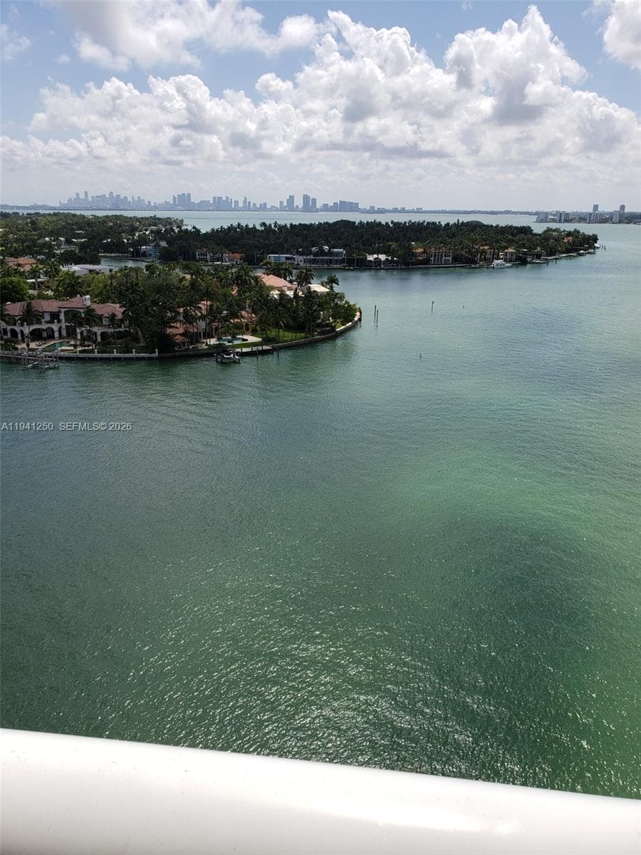 Aquasol condominium · #15O in Miami Beach - Photo 17