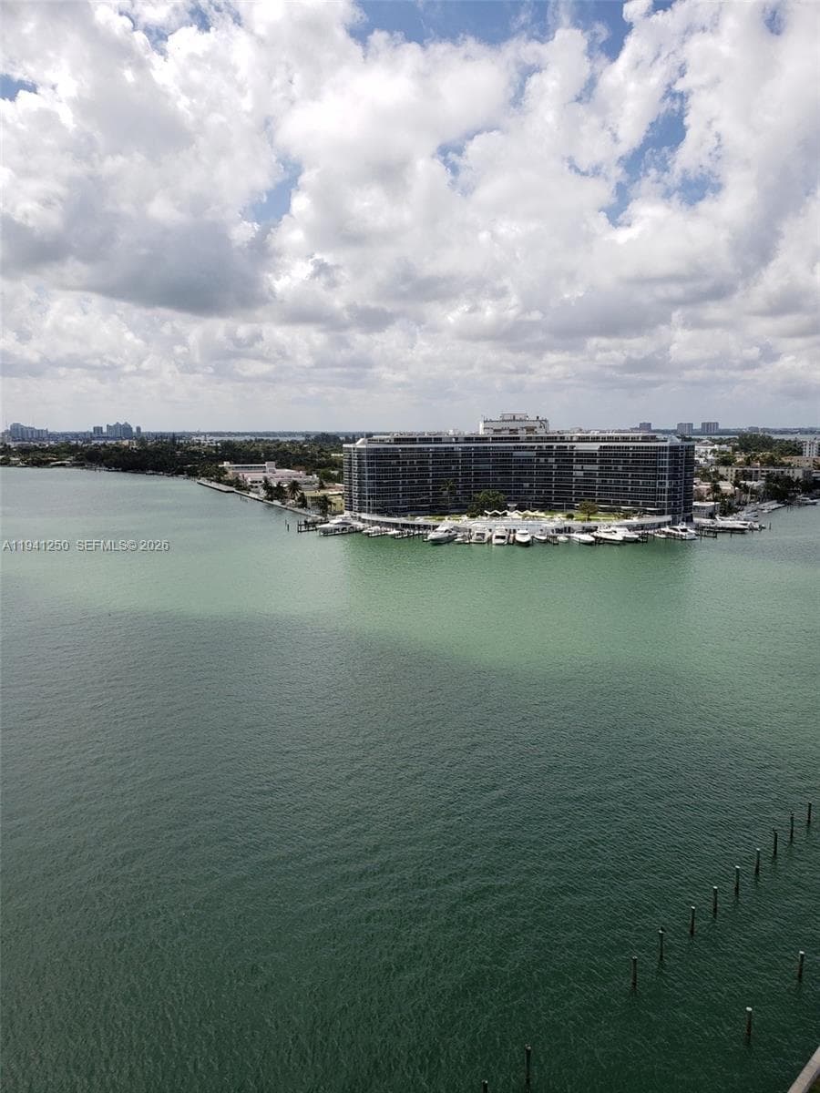 Aquasol condominium · #15O in Miami Beach - Photo 16