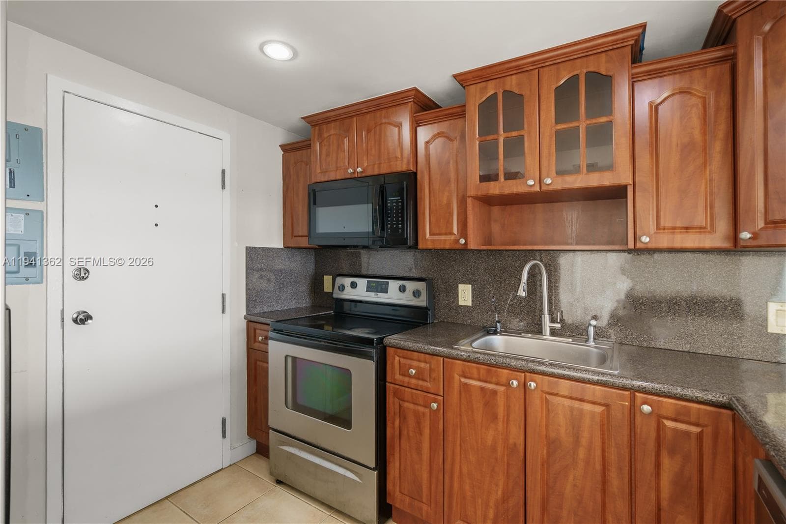 Golden Horn Condo · #4D in Hallandale Beach - Photo 3