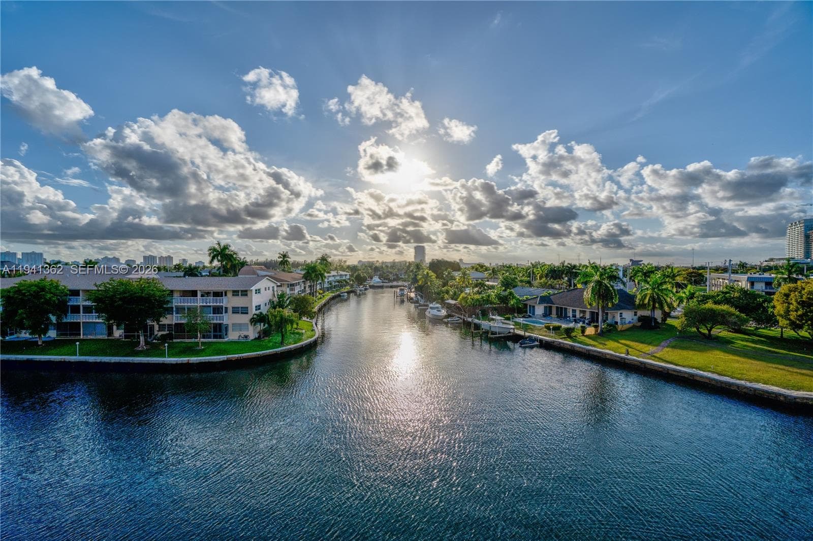 Golden Horn Condo · #4D in Hallandale Beach - Photo 1