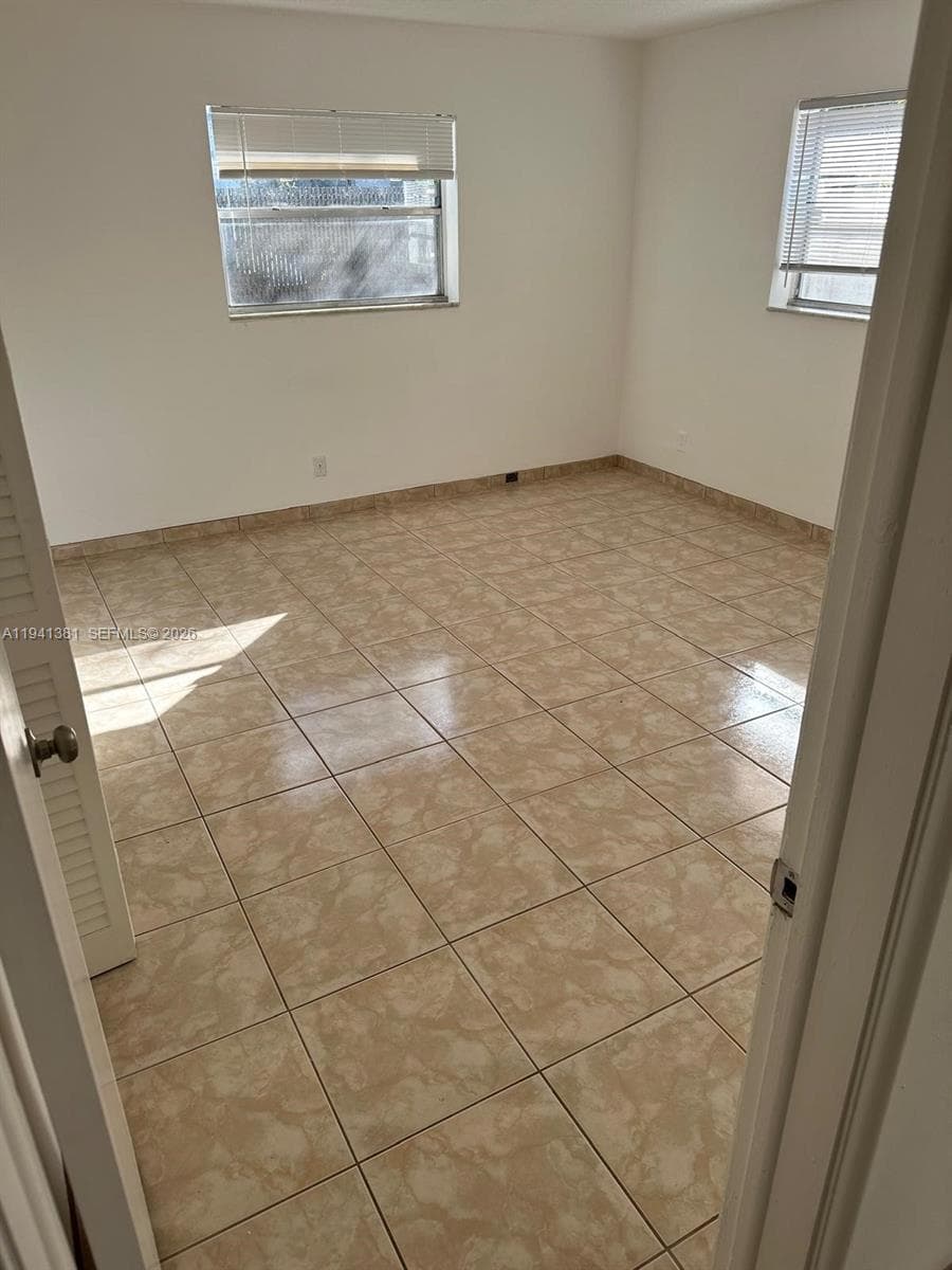 GULFSTREAM VIEW CONDO · #107 in Hallandale Beach - Photo 8