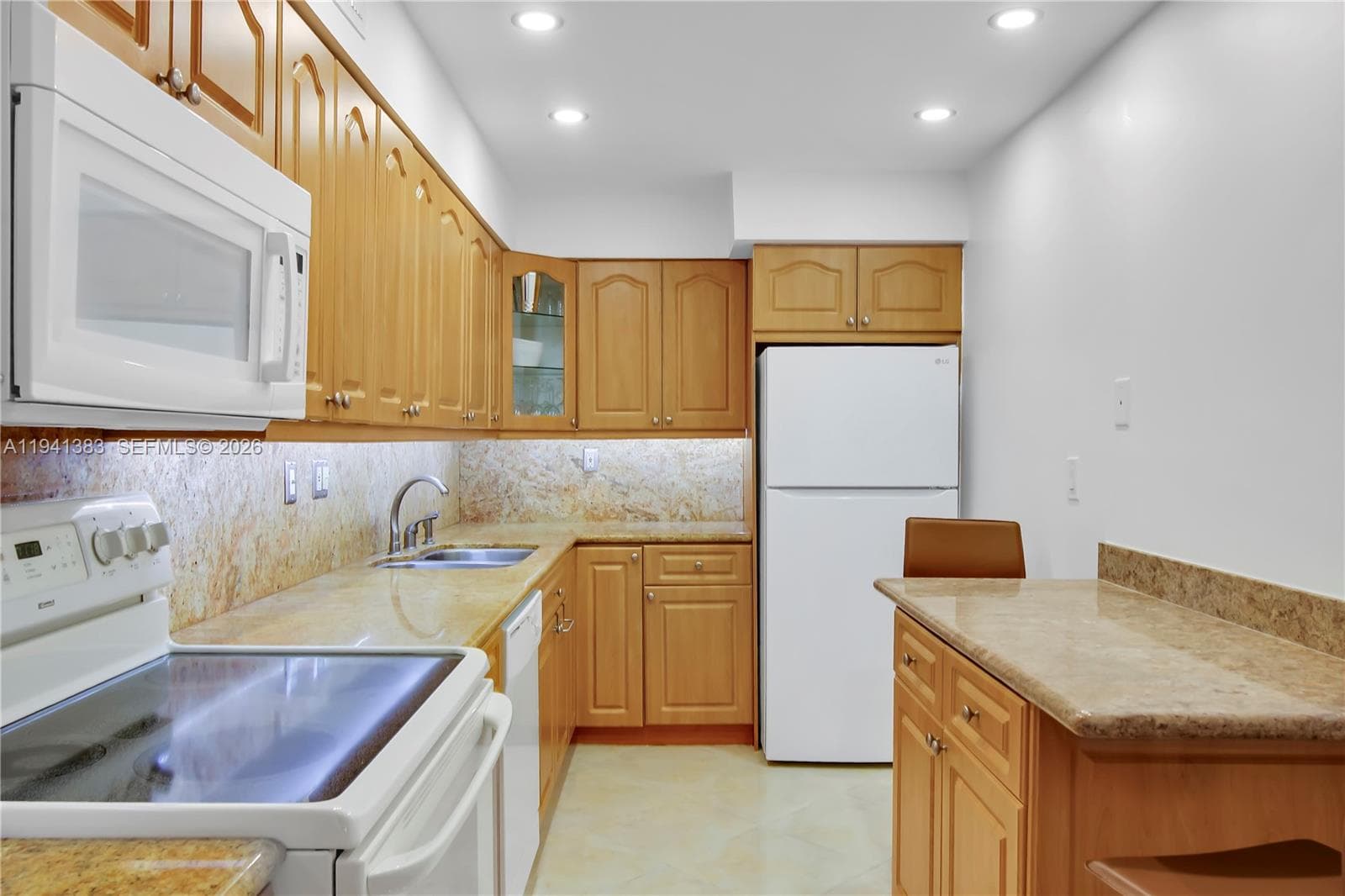 Plaza Tower South · #311 in Hallandale Beach - Photo 8