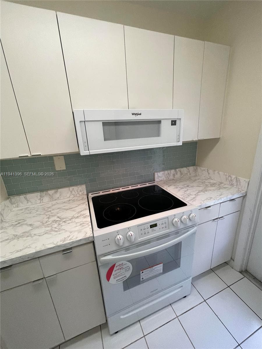 17th Green Condo · #109 in Hallandale Beach - Photo 29