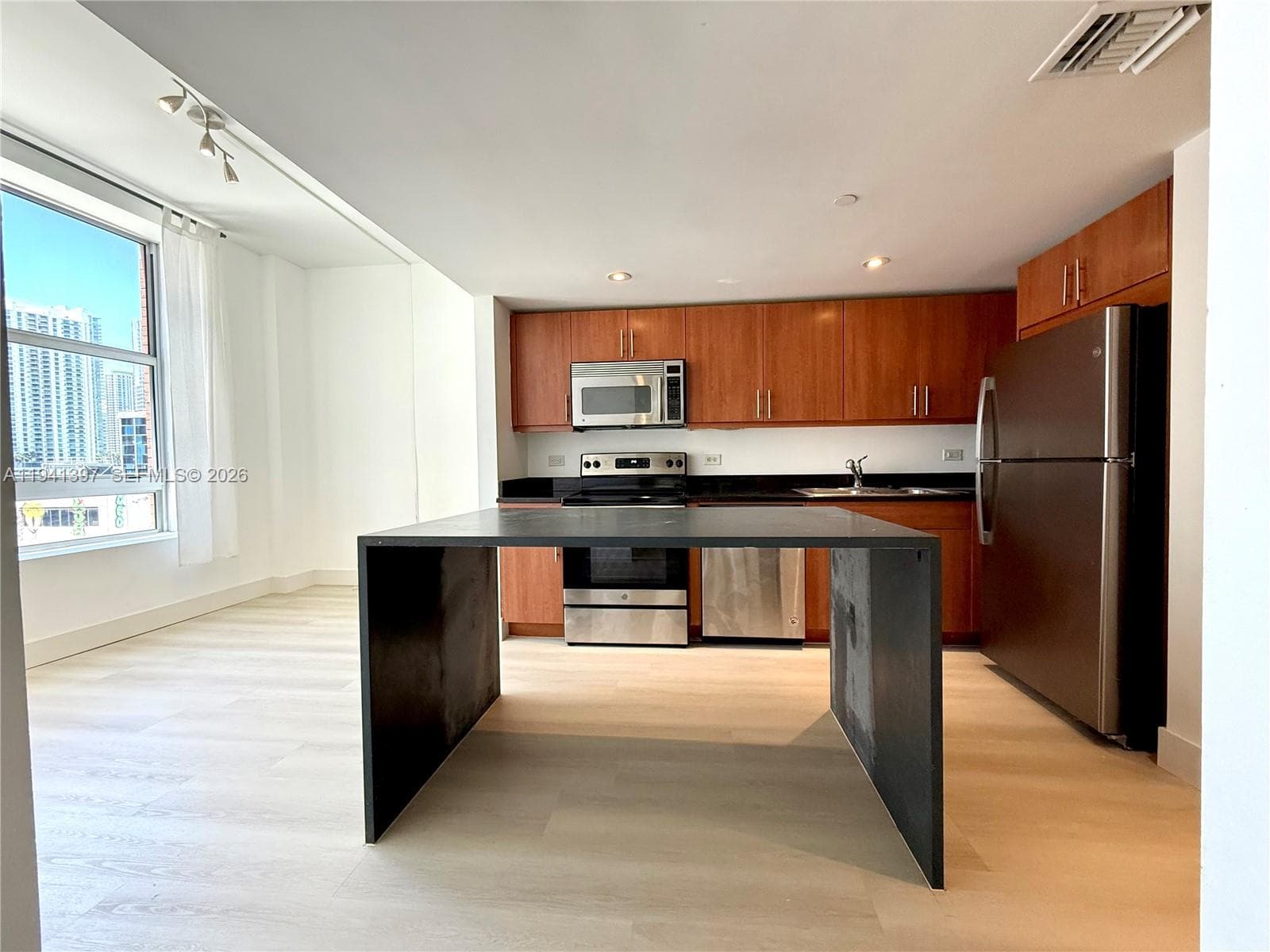 FLAGLER FIRST CONDO · #805 in Miami - Photo 2