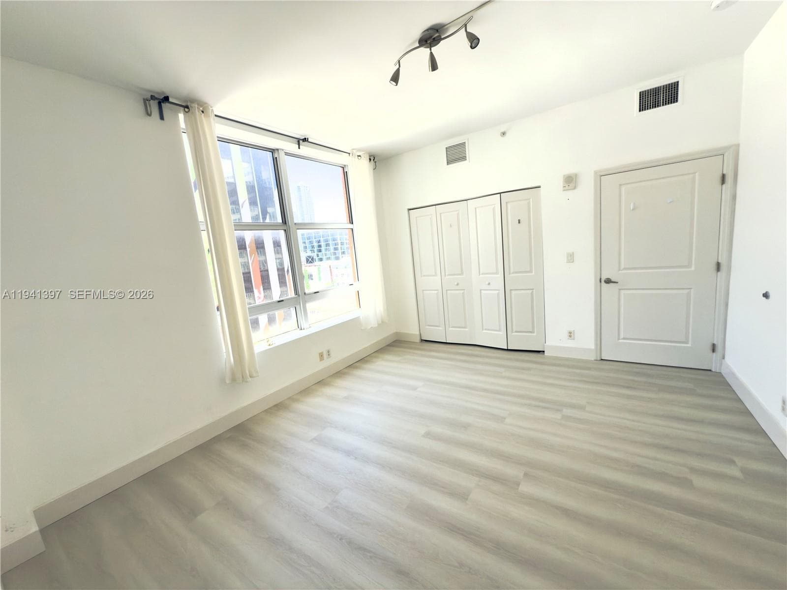 FLAGLER FIRST CONDO · #805 in Miami - Photo 13