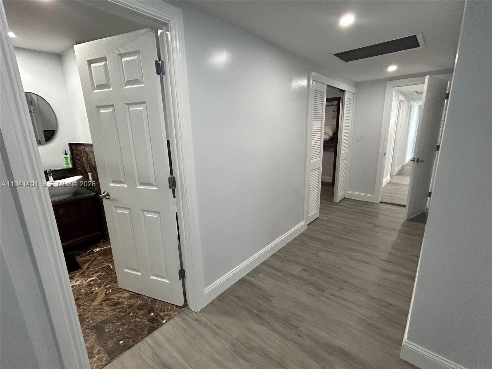 Master Bedroom Foyer