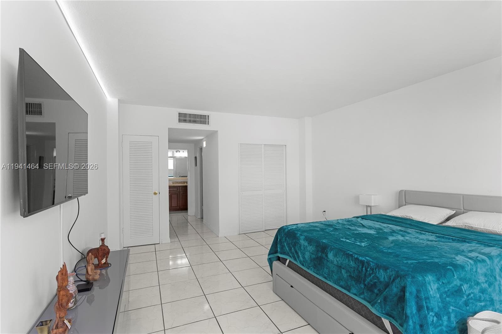 Carriage Club South · #14C in Miami Beach - Photo 12