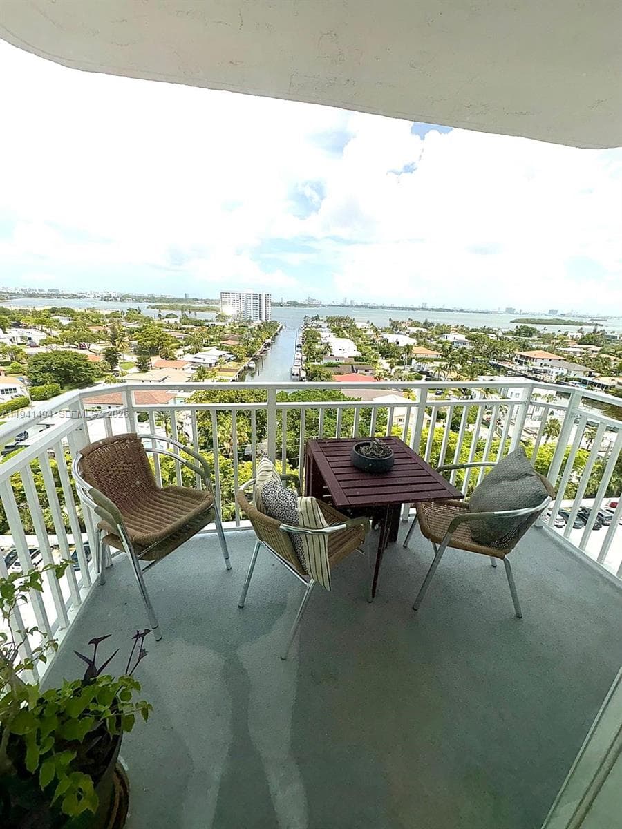 BAYVIEW TOWERS CONDO SOUT · #A1203 in North Miami - Photo 7